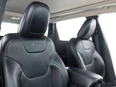 Used 2014 Jeep Cherokee Limited image 26