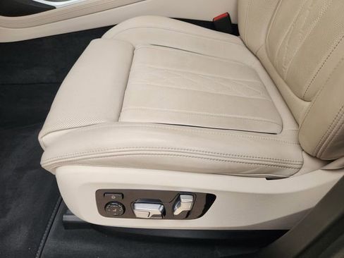 Used 2022 BMW X7 xDrive40i w/ Executive Package AWD/4WD image 23
