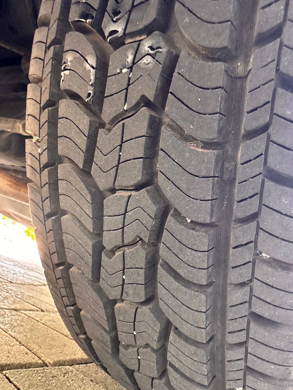 Used 2005 Toyota Highlander 2WD V6 w/ 3rd Row image 42