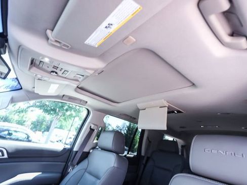 Used 2019 GMC Yukon Denali w/ Denali Ultimate Package AWD/4WD image 52