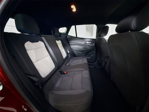 Used 2025 Chevrolet Trax RS w/ Driver Confidence Package FWD image 26