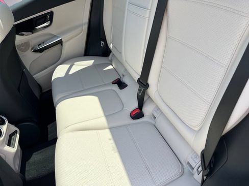Used 2026 Mercedes-Benz GLC 300 4MATIC image 13