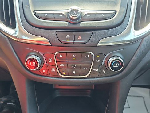 Used 2023 Chevrolet Equinox LT FWD image 24
