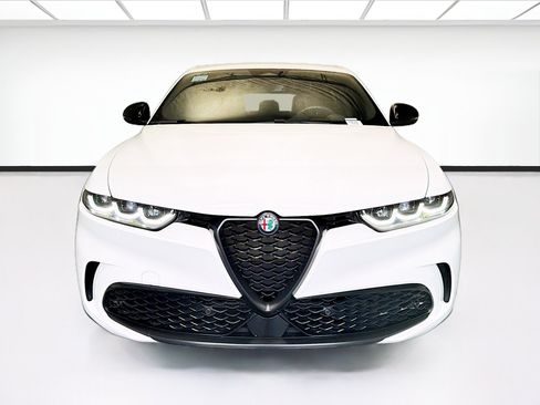Used 2024 Alfa Romeo Tonale Veloce AWD/4WD image 2