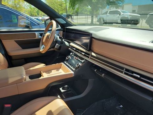 Used 2025 Hyundai Santa Fe Limited image 32