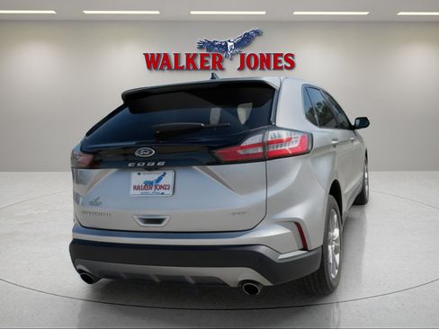 Used 2024 Ford Edge Titanium image 9