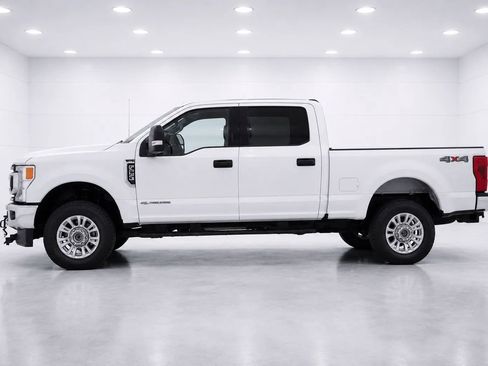 Used 2022 Ford F250 XLT AWD/4WD image 2