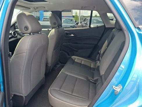 Used 2025 Chevrolet Trax ACTIV w/ Sunroof Package FWD image 10