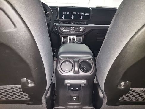 New 2026 Jeep Wrangler Unlimited Rubicon AWD/4WD image 10