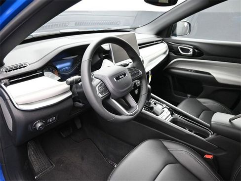 New 2026 Jeep Compass Limited w/ Mopar Graphics Package image 12