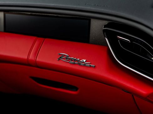 Used 2024 Ferrari Roma Spider image 40