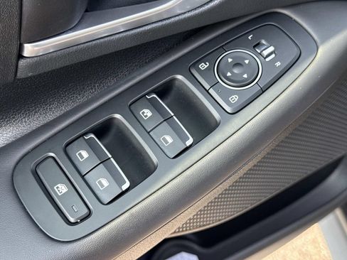 Used 2023 Hyundai Sonata SE FWD image 16