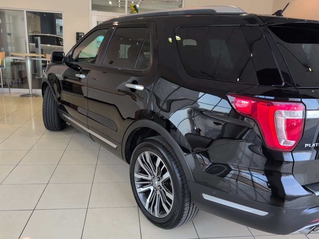 Used 2018 Ford Explorer Platinum AWD/4WD image 3
