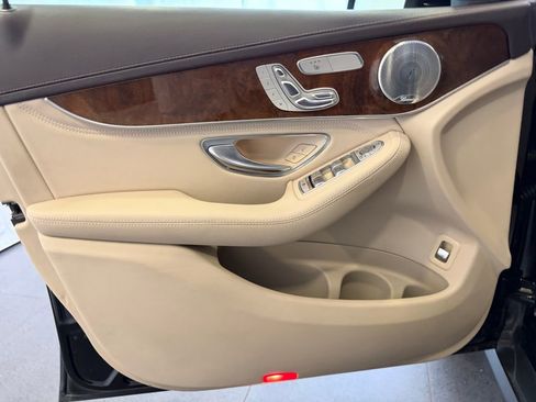 Used 2018 Mercedes-Benz GLC 300 4MATIC image 15