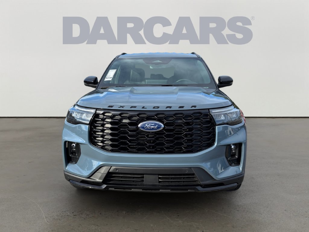 Used 2026 Ford Explorer ST-Line w/ ST-Line Street Pack AWD/4WD image 2