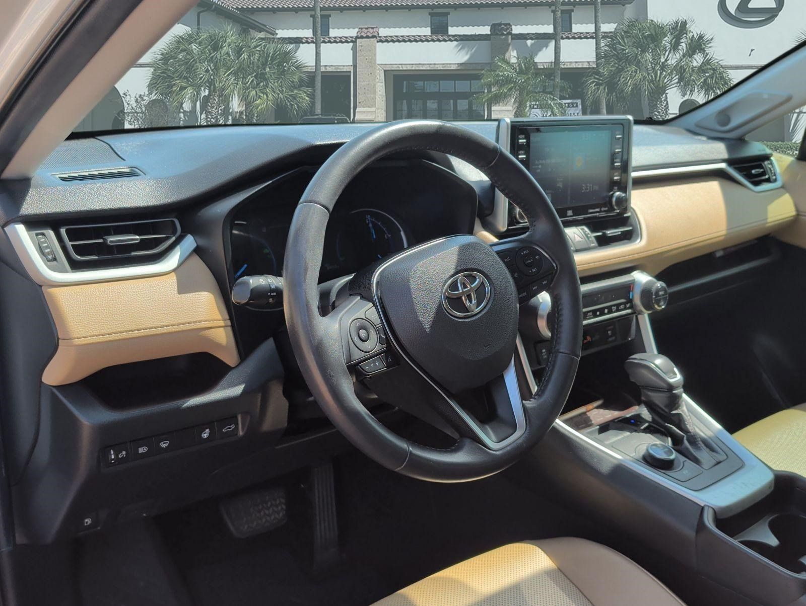 Used 2020 Toyota RAV4 Limited w/ Limited Grade Weather Package AWD/4WD image 12