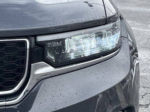 Used 2023 Jeep Grand Cherokee 4WD 4xe w/ Luxury Tech Group II image 11