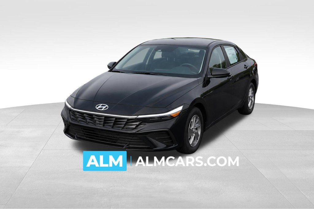 Used 2026 Hyundai Elantra SE FWD image 1