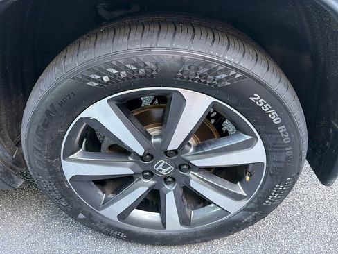 Used 2024 Honda Pilot Touring image 20