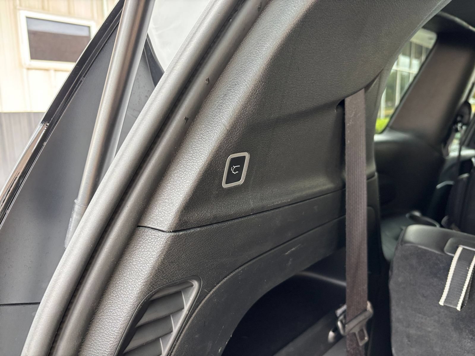 Used 2025 Chrysler Pacifica Select FWD image 22