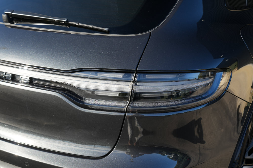 Certified 2026 Porsche Macan AWD/4WD image 15