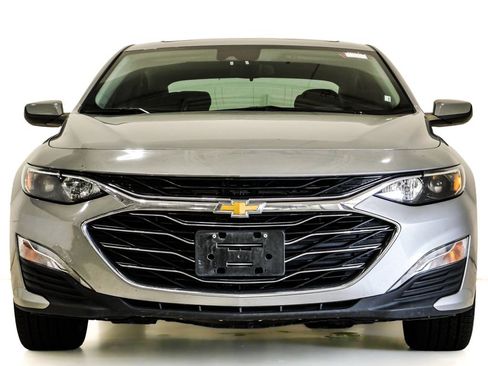 Used 2023 Chevrolet Malibu LT FWD image 2