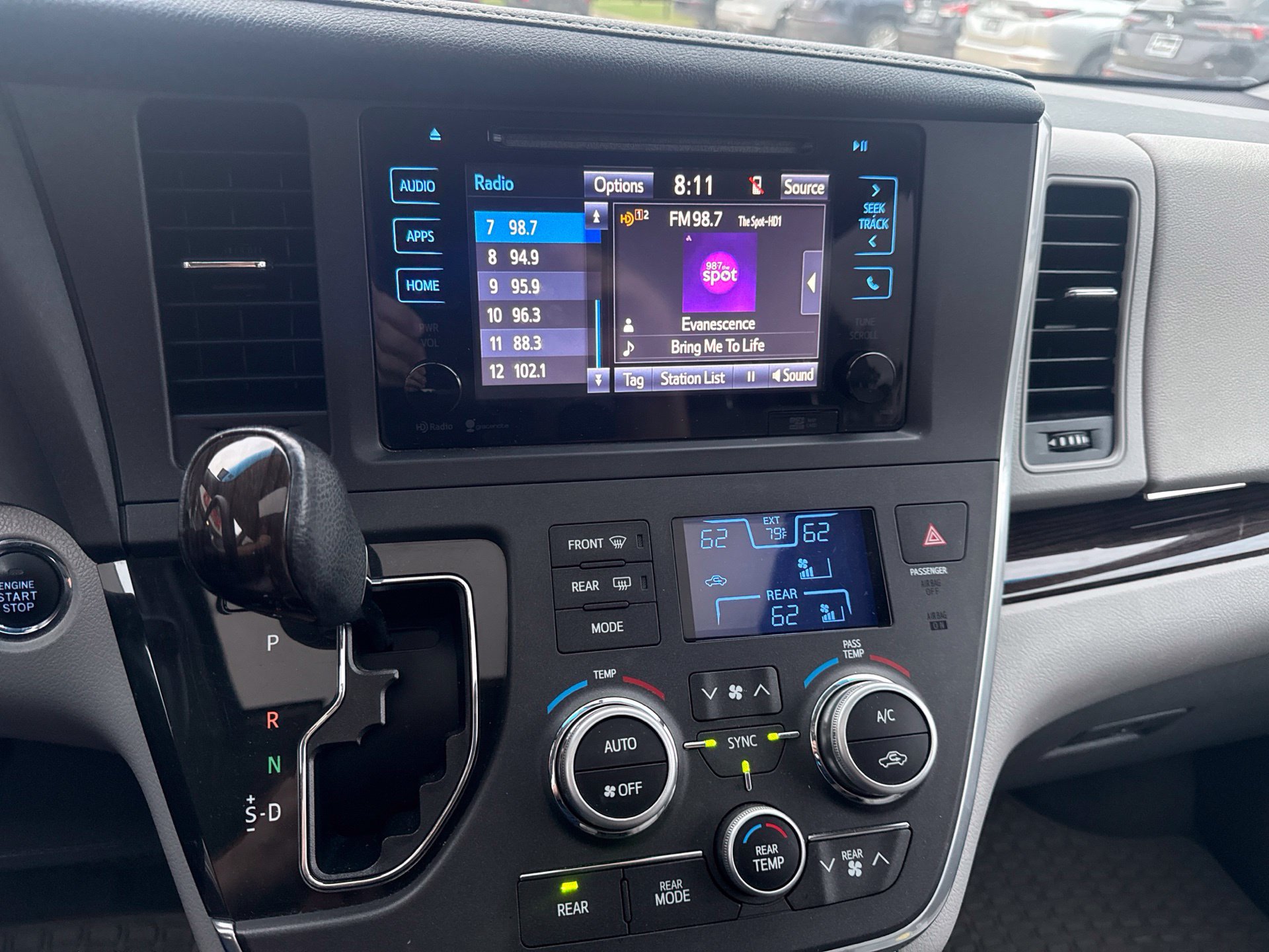 Used 2015 Toyota Sienna XLE w/ XLE Navigation Package FWD image 8