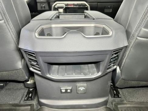 Used 2025 Toyota Tundra Limited AWD/4WD image 19
