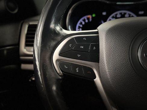 Used 2020 Jeep Grand Cherokee Altitude AWD/4WD image 19