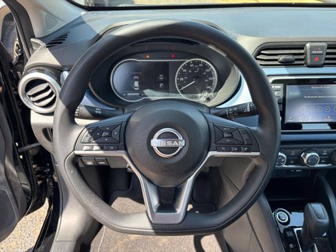 Used 2025 Nissan Versa SV FWD image 21