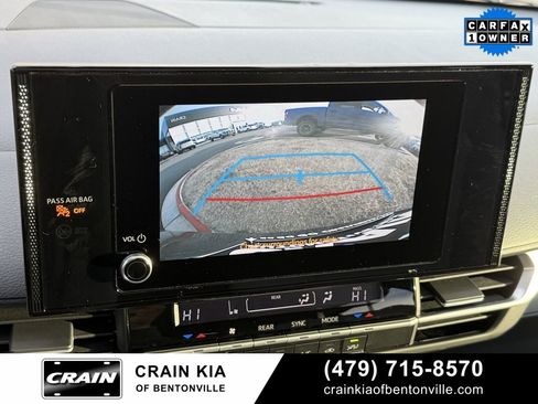 Used 2025 Toyota Sienna LE image 16