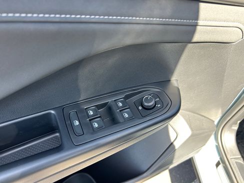 New 2026 Volkswagen Taos SE FWD image 13