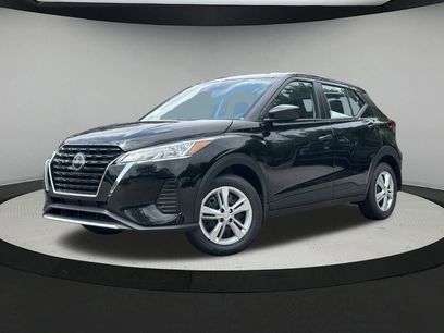 New 2025 Nissan Kicks Play S