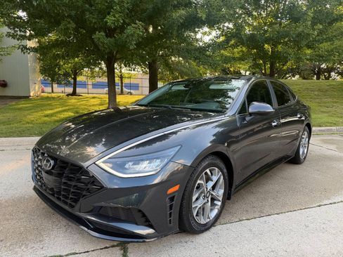 Used 2021 Hyundai Sonata SEL w/ Convenience Package FWD image 2