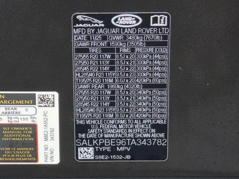 New 2026 Land Rover Range Rover Long Wheelbase SE AWD/4WD image 31