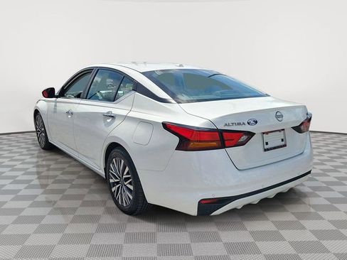 Used 2023 Nissan Altima 2.5 SV FWD image 4