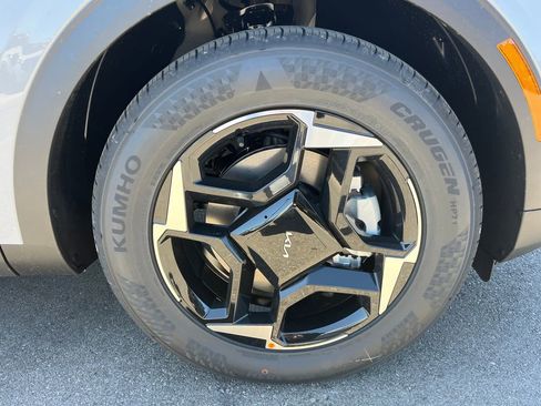 New 2026 Kia Sportage EX FWD image 11