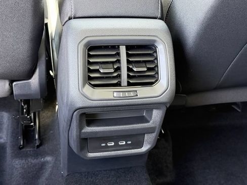 New 2026 Volkswagen Taos SE FWD image 14