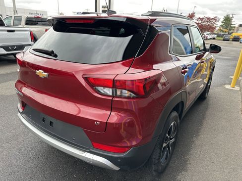 Used 2024 Chevrolet TrailBlazer LT w/ LT Cold Weather Package AWD/4WD image 5
