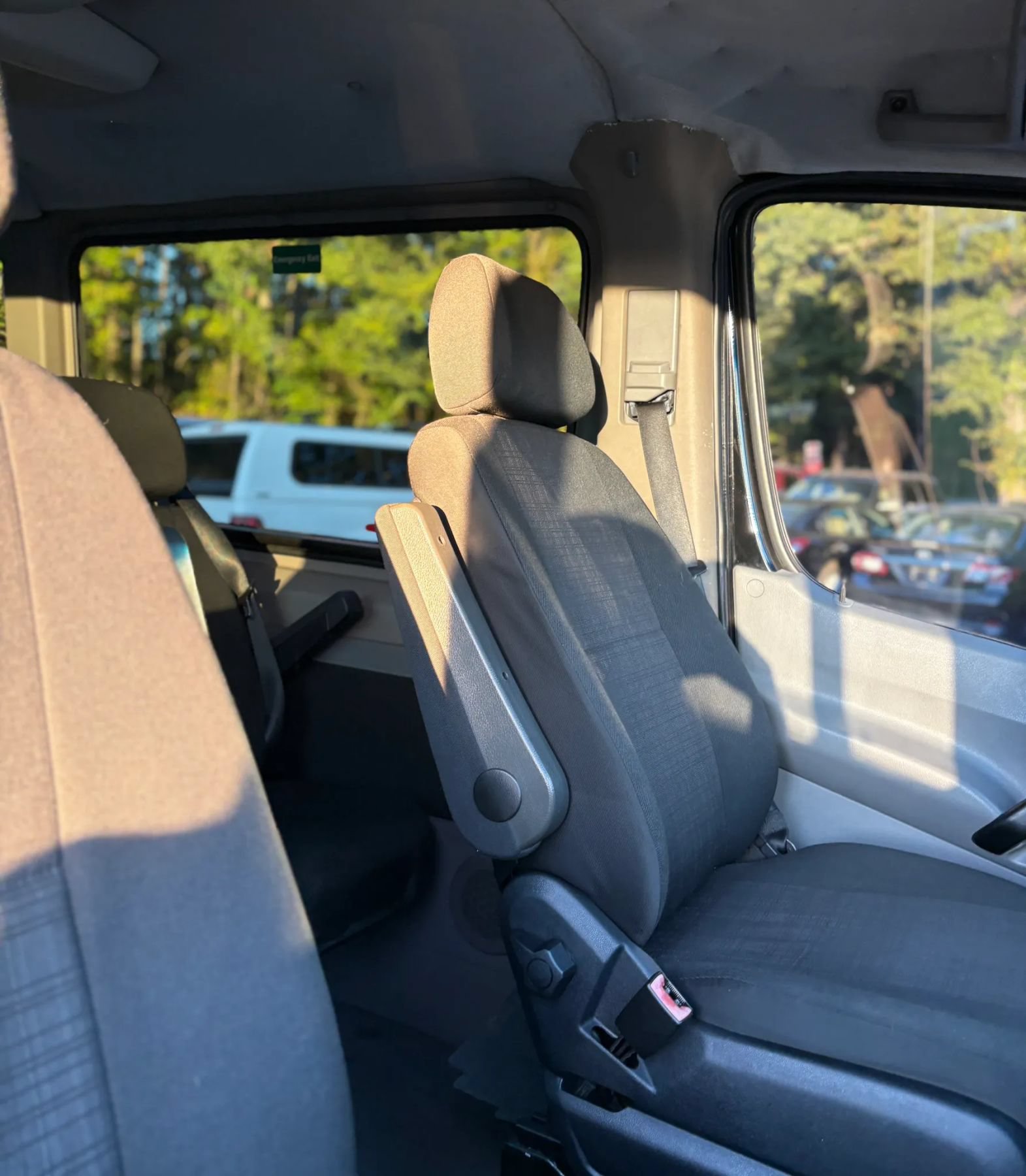 Used 2015 Mercedes-Benz Sprinter 2500 image 34
