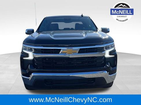 Used 2024 Chevrolet Silverado 1500 LT image 2