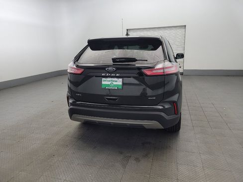Used 2023 Ford Edge SEL image 7