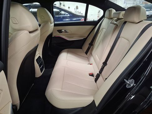 Used 2025 BMW 330i xDrive Sedan w/ Premium Package image 8