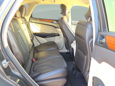 Used 2019 Lincoln MKC Select w/ Select Plus Package image 17