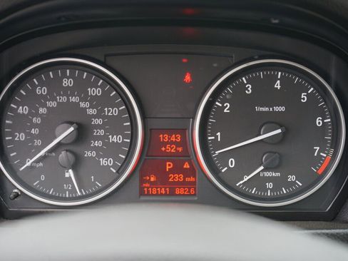 Used 2011 BMW 328i xDrive Sedan AWD/4WD image 17