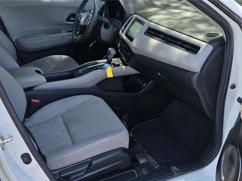 Used 2017 Honda HR-V EX image 15
