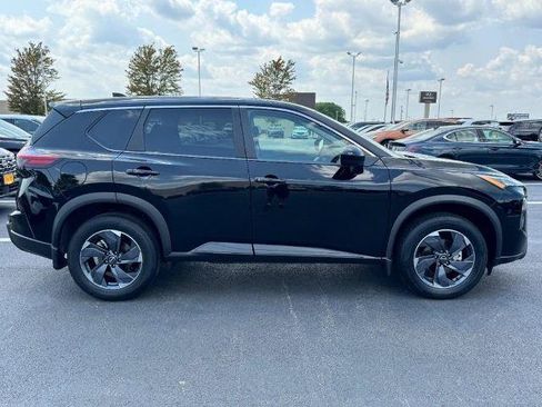 Certified 2026 Nissan Rogue SV FWD image 2