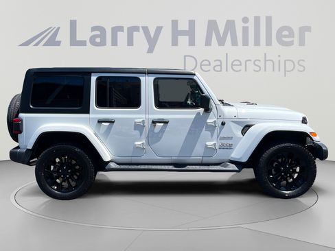 Used 2023 Jeep Wrangler Unlimited Sahara w/ Cold Weather Group AWD/4WD image 6