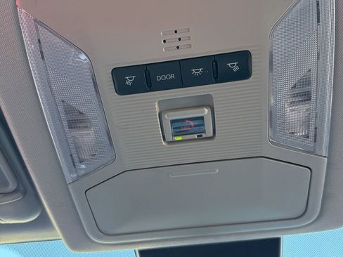 Used 2022 Toyota RAV4 XLE image 12