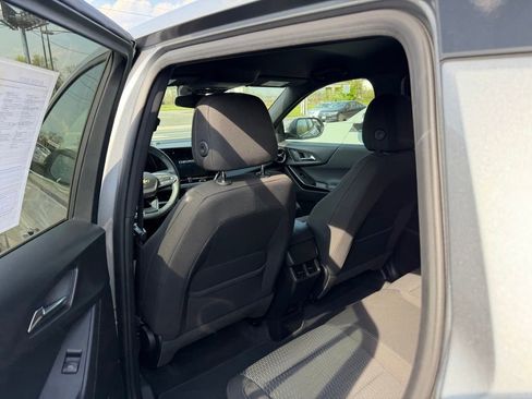 Used 2025 Chevrolet Equinox LT AWD/4WD image 10